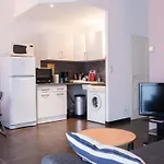 L\'Ile D\'Olive, Appartement Entier 2 A 4 Personnes Terrasse 25 M2 Besancon, Proche Cv, Micropolis Et Chu