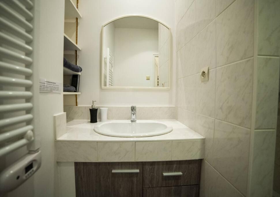 Apartment L'ile D'olive, Entier 2 A 4 Personnes Terrasse 25 M2 Besancon, Proche Cv, Micropolis Et Chu *